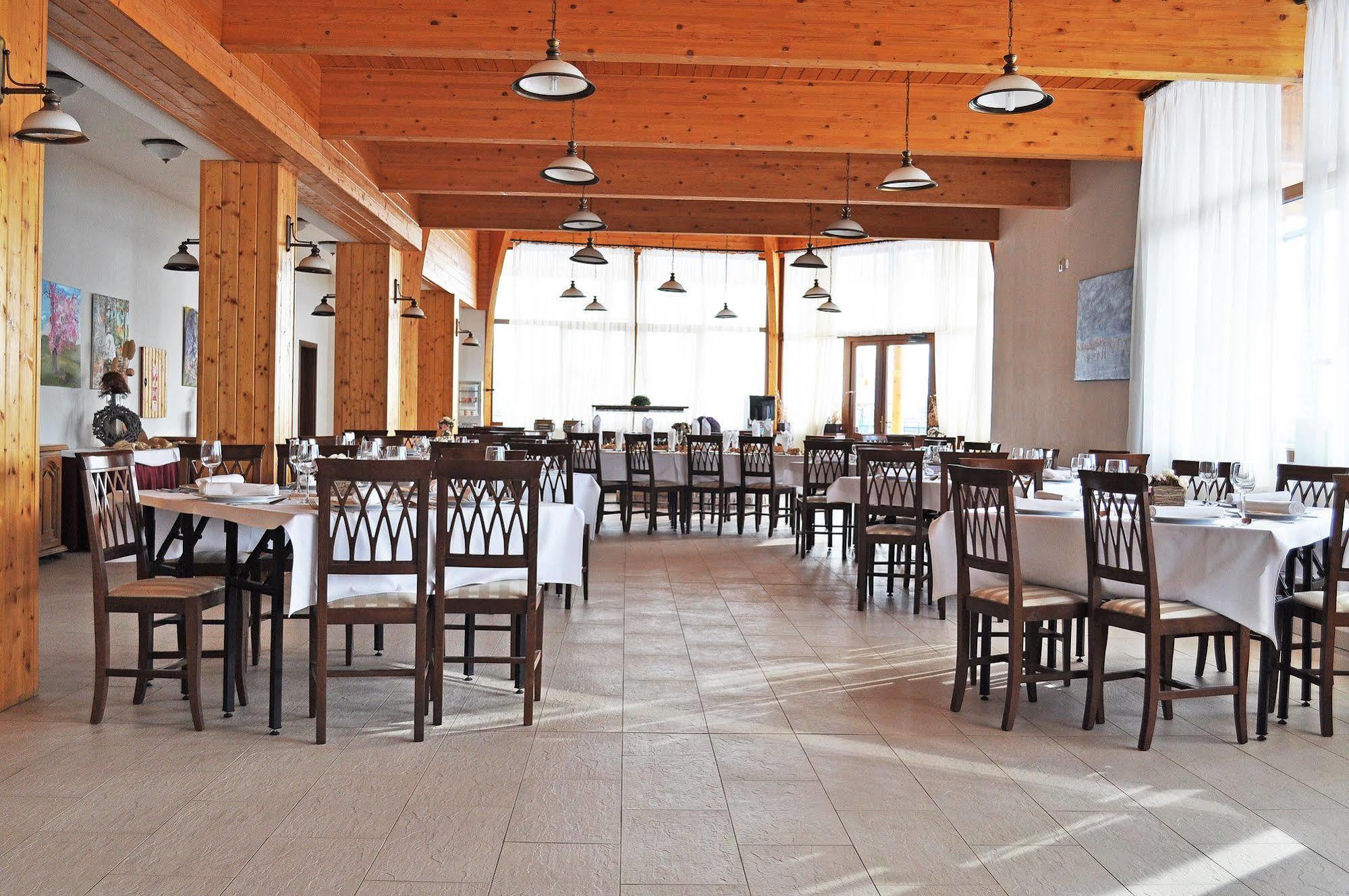 Hotel Rozalka Pezinok Exterior photo
